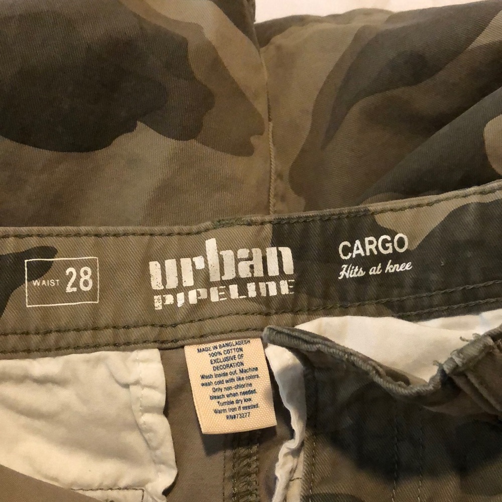 Urban pipeline cargo shorts Sz 28